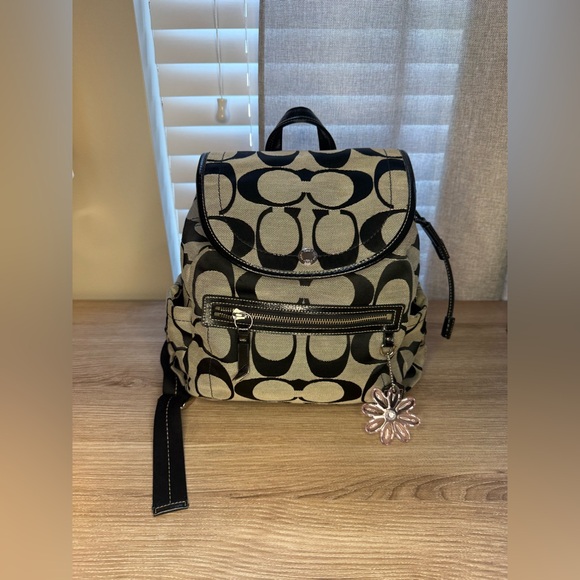 Coach Kyra Signature C Backpack no tags included - Picture 15 of 15